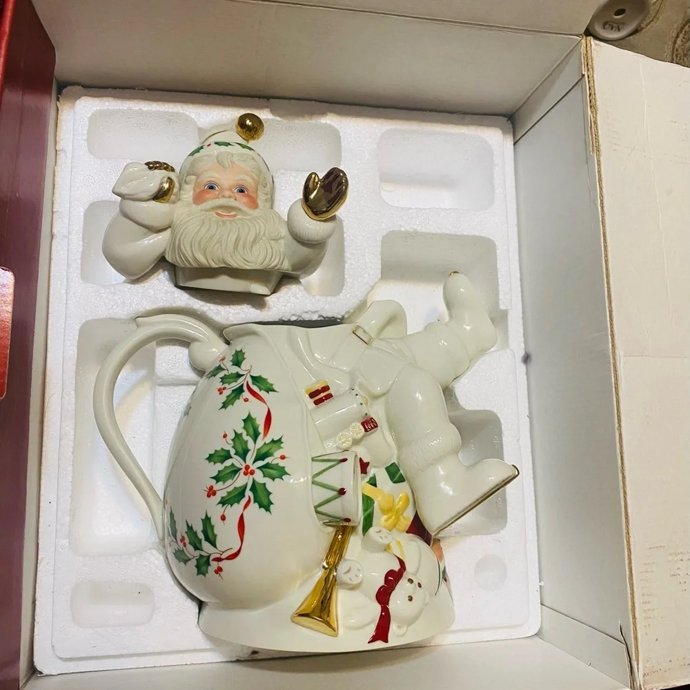 Lenox Holiday Santa Porcelain Gold Trim Whimsical‎ Collector Teapot VINTAGE